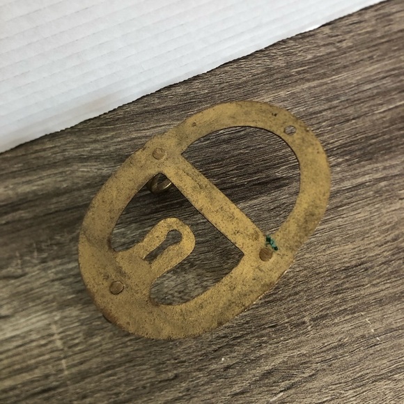 Vtg Brass Wall Mount Key Hook - Picture 9 of 9